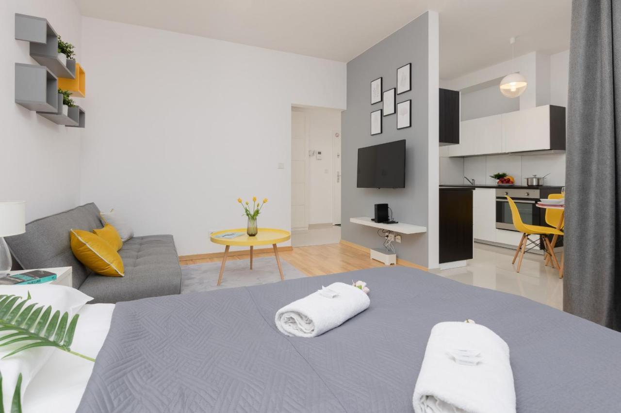 Warsaw Wola Apartment Near Nocny Market By Noclegi Renters 외부 사진