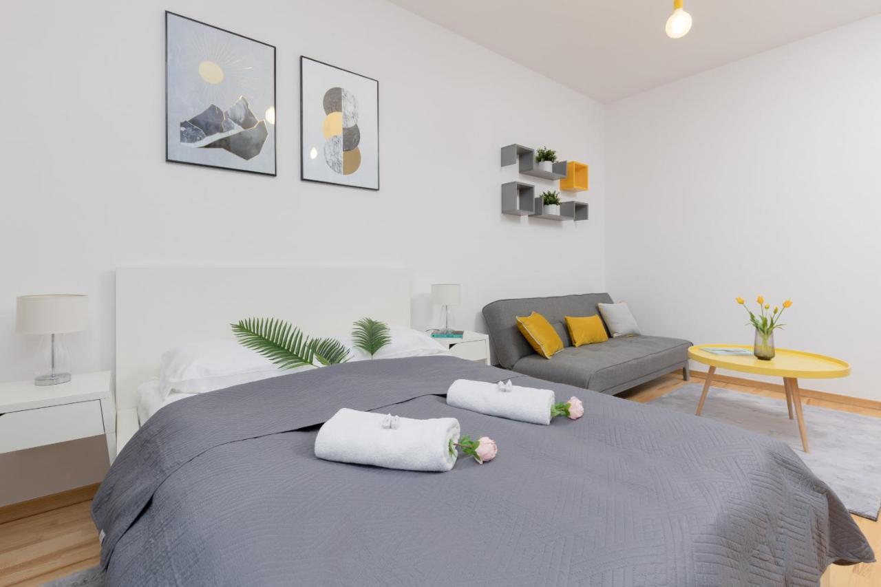 Warsaw Wola Apartment Near Nocny Market By Noclegi Renters 외부 사진