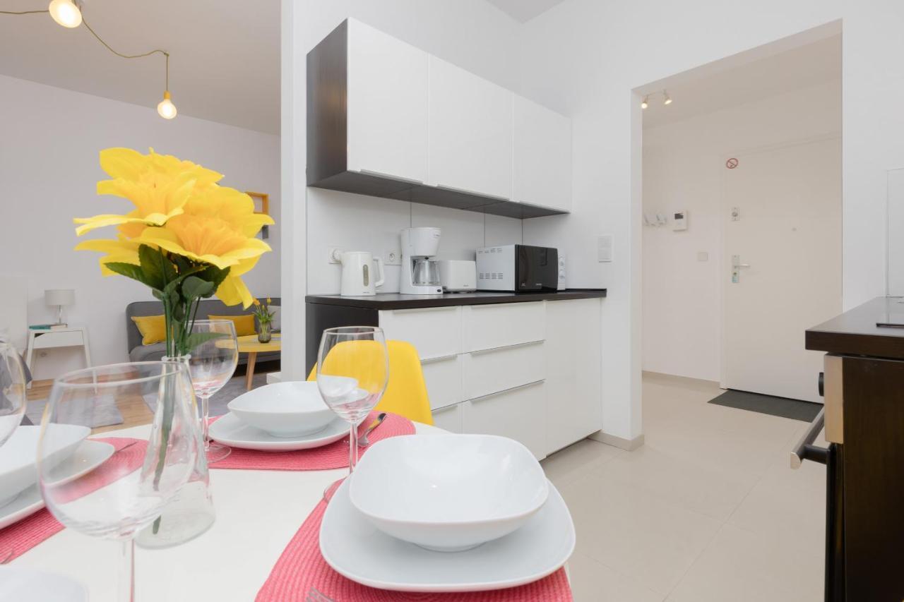 Warsaw Wola Apartment Near Nocny Market By Noclegi Renters 외부 사진