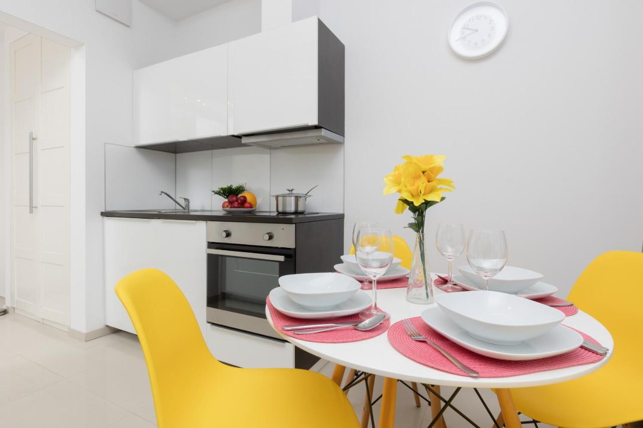 Warsaw Wola Apartment Near Nocny Market By Noclegi Renters 외부 사진