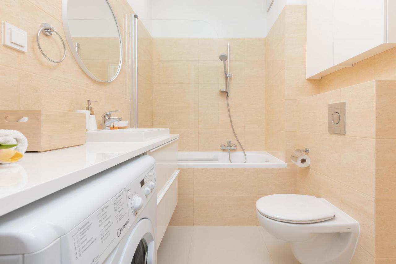 Warsaw Wola Apartment Near Nocny Market By Noclegi Renters 외부 사진